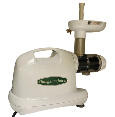Exprimidor comercial Omega 8004 Nutrition Center extractor de jugo de fruta blanco Foto 1 de 4