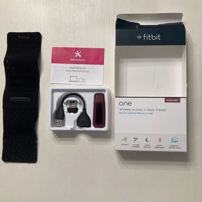Fitbit One 无线健身跟踪器 活动睡眠监视器,勃艮第 FB103BY — 第 1/4 张图片