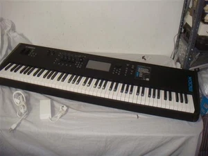 YAMAHA MODX8 88 TECLAS PONDERADAS TECLADO SINTETIZADOR ESTACIÓN DE TRABAJO  - Imagen 1 de 19