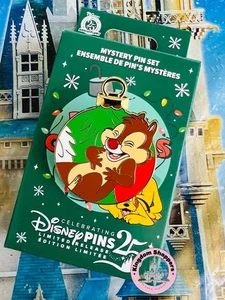 2025 Disney Parks Pluto’s Christmas Tree Mystery Pin Dale Laughing ONLY - Bild 1 von 1