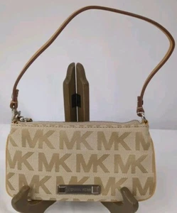 Michael Kors Yacht Club Skinny Wristlet MK Monogram Classic Jacquard Beige Nuovo con etichette - Foto 1 di 16