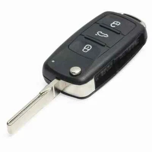 Volkswagen Golf UP Caddy Transporter 3 button remote key ID48 Chip 5K0837202AD - Picture 1 of 8