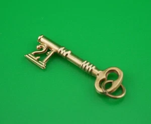 Vintage 9ct Fully Hallmarked Gold Key of The Door '21' Charm - Picture 1 of 3
