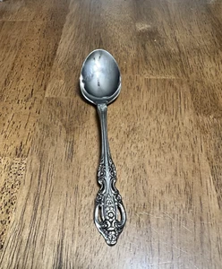 Oneida Renoir - Pembrooke Glossy Stainless Flatware Tablespoon - Picture 1 of 5