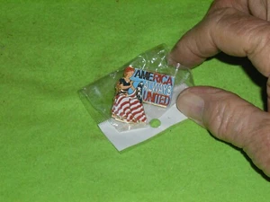 PIN SOLAPA BANDERA AMERICANA BETSY ROSS, AMÉRICA SIEMPRE UNIDA - Imagen 1 de 1
