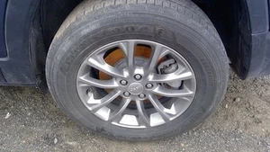 Wheel 17x7 Aluminum Painted 10 Spoke Opt Wfm Silver Fits 20-22 CHEROKEE 1468391 - Picture 1 of 6