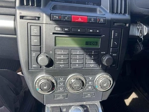 Unidad principal de radio Land Rover Freelander 06-15 LR2 06-15 LR016908 - Imagen 1 de 3