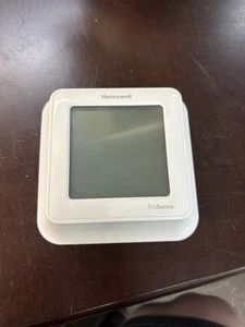 Honeywell Home TH6320ZW2003 T6 Pro Z-Wave Programmable Thermostat. Works. - Picture 1 of 6