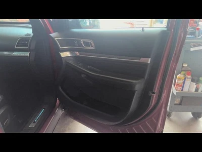 Used Front Right Door Interior Trim Panel fits: 2016 Ford Explorer  Grade A Foto 1 de 4