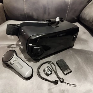 Samsung Gear VR Headset With Controller Boxed 360 Experience Interactive  - Picture 1 of 4