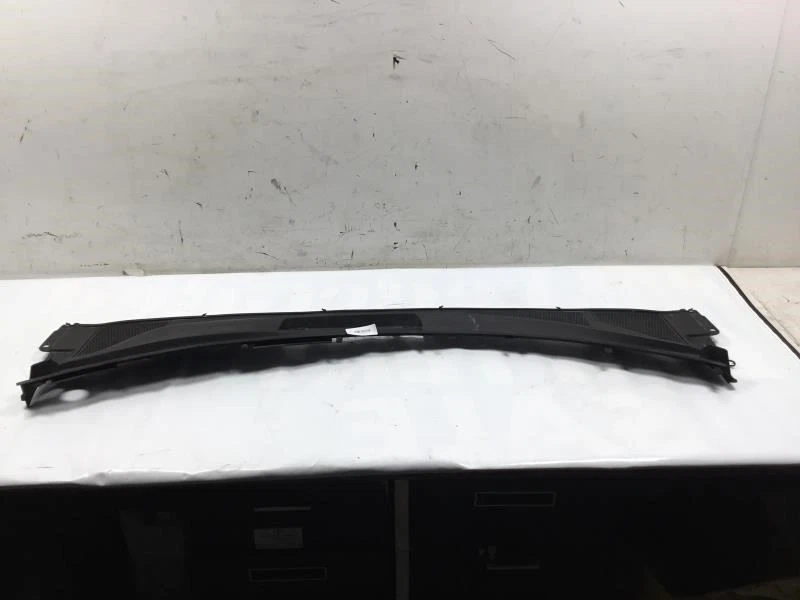 2006 LEXUS RX400H HYBRID WINDSHIELD COWL VENT PANEL OEM - Image 1 of 4