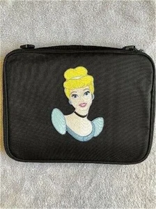 NUEVO Bordado Princesa Cenicienta Pin Libro Comercial Bolso Disney Pin Colecciones - Imagen 1 de 10