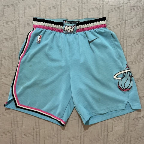 Nike Miami Heat Vice City Size 38 Large Swingman Shorts BV5875-425 Blue Pink Cover