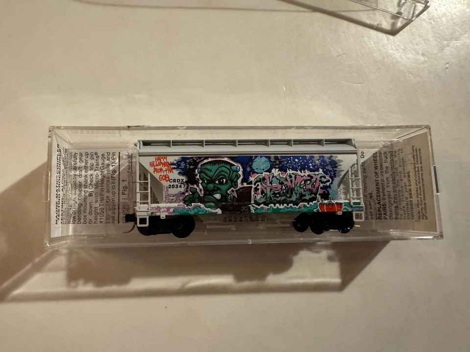 Micro-Trains N Scale ***HALLOWEEN*** Graffiti 2-Bay Hopper, 44 of 500  **RARE* - Image 1 of 4