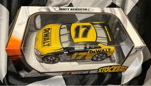 Hot Wheels 2004 Stockerz # 17 Matt Kenseth Dewalt Ford 1:24 - Neu in OVP - Neu ungeöffnet - Bild 1 von 7