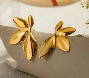 Zara Style GOLD or SILVER Leaf Floral Flower Elegant cute Statement Earrings - Picture 1 of 7