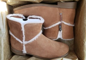 NEU UGG Coletta KINDER WILDLEDER STIEFELETTEN REISSVERSCHLUSS KASTANIE GRÖSSE 4  - Bild 1 von 5