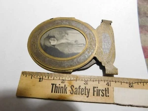 Fotografía Flapper Girl años 20 en marco de papel Aprox 3" x 2 1/4" Ovalada Original - Imagen 1 de 3