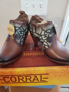 corral gold boots
