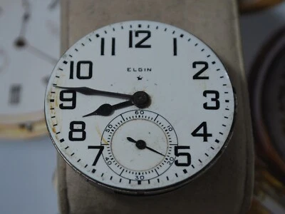 Vintage 1946 ELGIN Grade 387 16s 17J Pocket Watch Movement --For Parts - Image 1 of 4