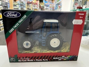 Britains 43322 Ford TW20 Tractor Farm Toy 1:32 Scale Model - Picture 1 of 1