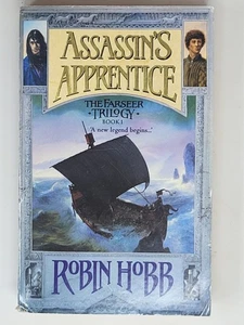ROBIN HOBB SIGNIERT UK TASCHENBUCH - Farseer Trilogie, Assassin's Apprentice, #1 - Bild 1 von 5