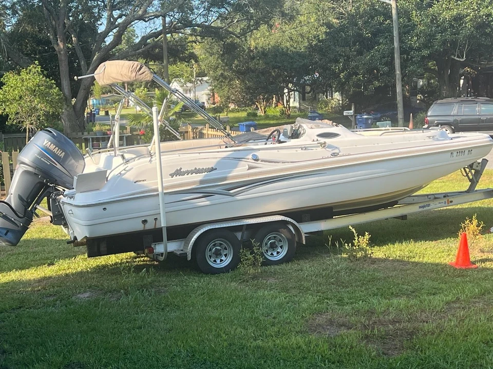 2005 Hurricane 232 23' w/ Trailer & Title - Image 1 of 4
