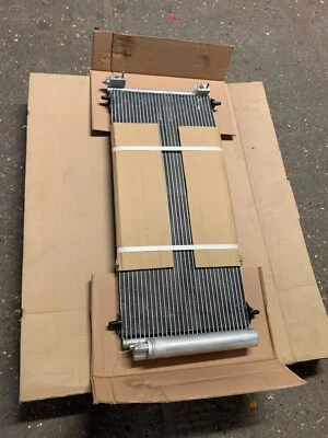 Condenseur de climatisation CITROËN C5 / C6 Peugeot 407 / 607 HELLA 8FC351309401 - Imagem 1 de 4