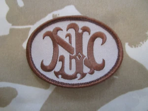 Morale BADGE Gancho y Lazo OVAL Mochila Ejército IRR - Imagen 1 de 1