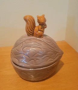 Vintage Keramik Eichhörnchen auf Walnuss Eichel Süßigkeiten Nuss Schale Schüssel mit Deckel - Bild 1 von 5