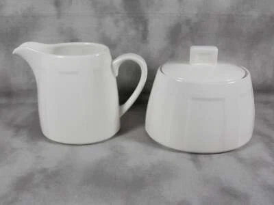 NIB MSRP: 59.98 MIKASA Stoneware  DH 100 RADIANCE White CREAMER & COVERED SUGAR Foto 1 de 4