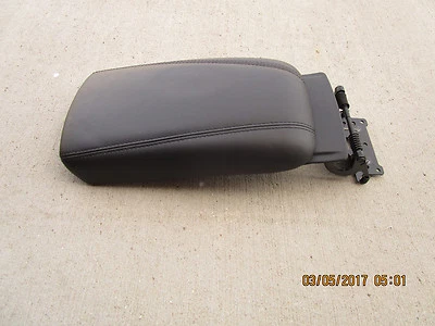 15-17 CHRYSLER 200 C S LX LIMITED 4D SEDÁN CONSOLA CENTRAL Y TAPA DE BRAZO RESISTENTE Foto 1 de 4