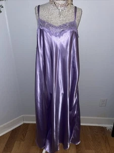 Woman’s Plus 2X 26/28 Liquid Glossy SATIN Long GOWN NIGHTGOWN Lingerie Plunge Bk - Picture 1 of 8