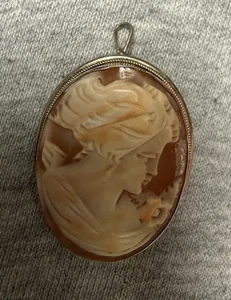 VINTAGE GESCHNITZTE OVALE MUSCHELKAMEE - gerahmt in 800 Silbermontierung - Brosche/Anhänger - Bild 1 von 7