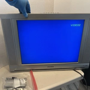 Sylvania LC200SL8 LCD TV EDTV 20" w/ Mount Bracket (see pics) TESTED & WORKING - Picture 1 of 19