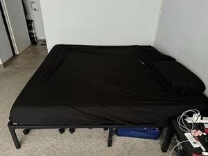 Serta - King Size Mattress With Bed Frame - Picture 1 of 4