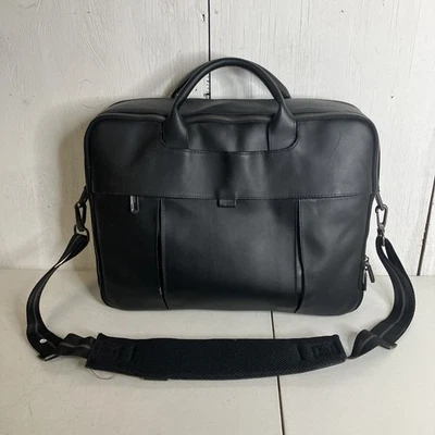 "Bolsa para computadora portátil Dell 17"" negra de nailon acolchada con correa para el hombro" Foto 1 de 4