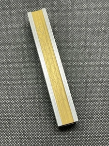 Schönes Mezuzah Gehäuse aus gebürstetem Metall Gold und Silber - Bild 1 von 4