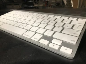 GENUINE Apple Wireless Bluetooth Keyboard A1314 Mac Aluminium - Picture 1 of 5
