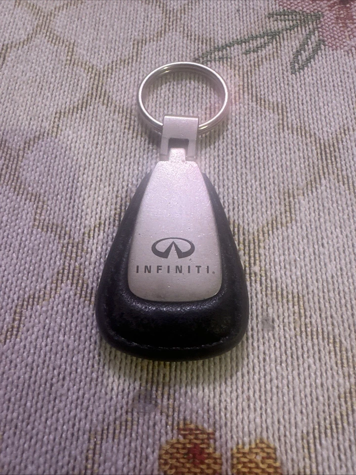 Кожаное кольцо для ключей Infiniti Tear Drop (черное) - Изображение 1 из 4