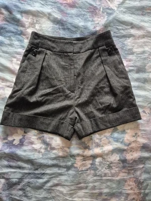 Karen Millen Wool Blend Shorts, size UK10- excellent condition - Image 1 of 4
