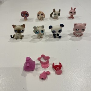 Lot of 8 LPS Littlest Pet Shop Pets And 4 Accessories