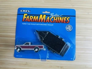 ERTL - FARM MACHINES FORD F-250 PICKUP TRUCK / MACHINE EQUIPMENT TRAILER - 1/64 - Picture 1 of 2