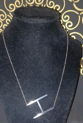 Collar Letra H Chapado en Oro Blanco 18kt Plata de Ley Foto 1 de 4