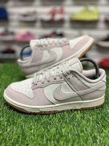 ** Nike Dunk Low PRM NN Light Bone Violet Pink White Gum Damen 9 - Bild 1 von 8