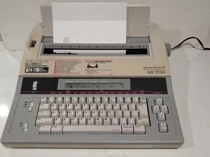 Smith Corona XD 7700 Procesamiento de Palabras Eléctrica Máquina de Escribir Diccionario Obras Probadas - Imagen 1 de 6