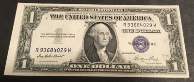 1935 E ERROR Silver Certificate uncirculated  $1.00 note wide left side margin - Image 1 of 2