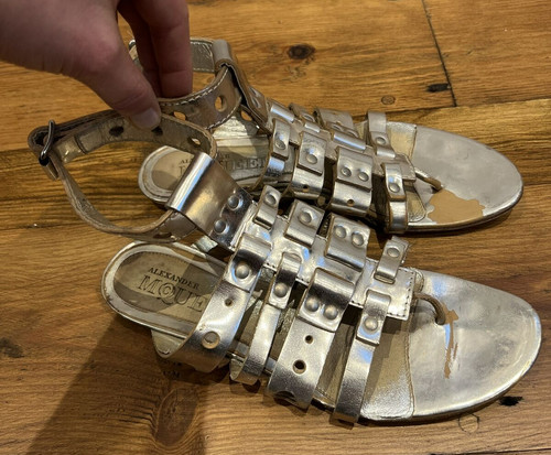 Sandali gladiatore piatti designer ALEXANDER MCQUEEN oro metallizzato UK 4