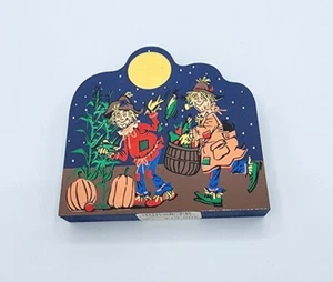 Cat's Meow Village Halloween SCARECROWS HARVESTING #06-566 2006 Shelf Sitter  - Picture 1 of 4