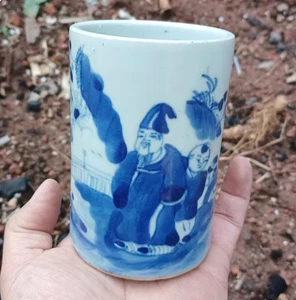 Bonito arte coleccionable pintura a mano azul y blanco porcelana figura cepillo maceta - Imagen 1 de 5